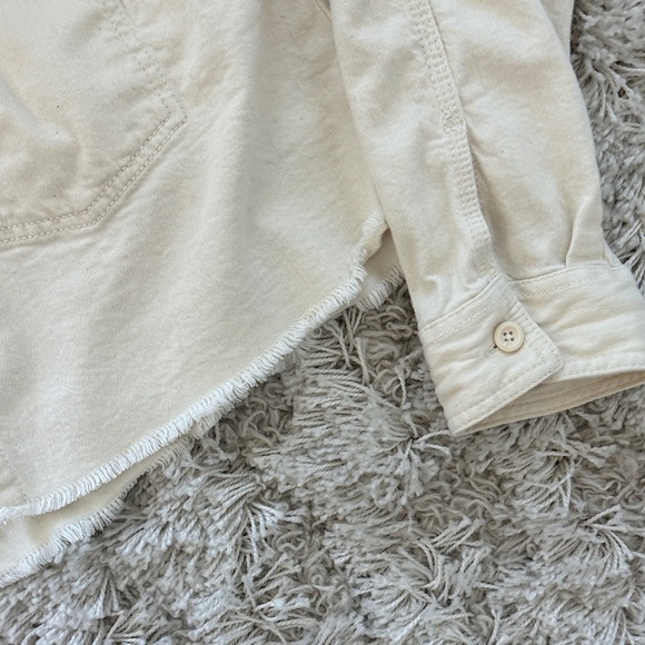 American Eagle Outfitters Cropped Light Beige Button-Up Shirt - Picture 4 of 6